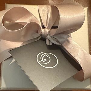 Lip gloss set great gift 3 colours new!